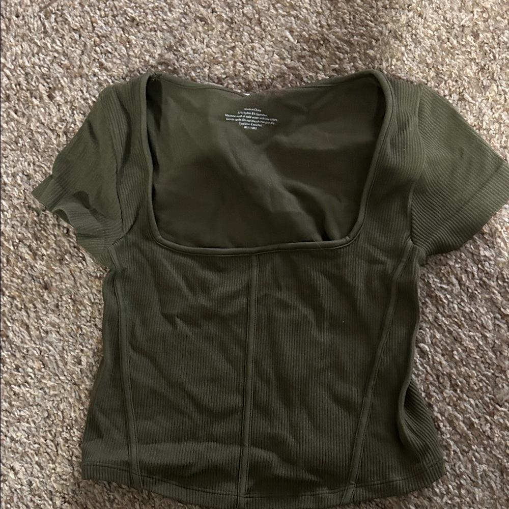Chic Olive Green Ribbed Crop Top